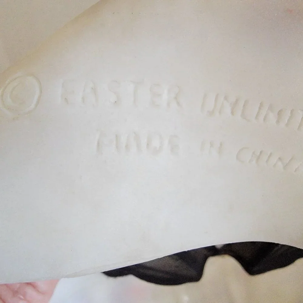 Easter Unlimited Inc mask Ghost Face Wavy Smile Mouth (signed capital letters)
